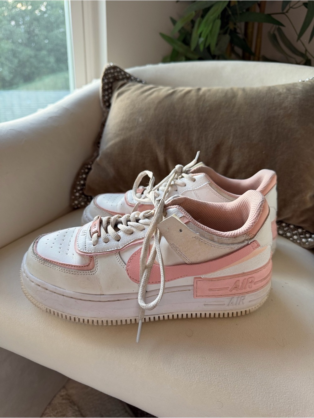 Nike Women's White and Pink Low-Top Sneakers